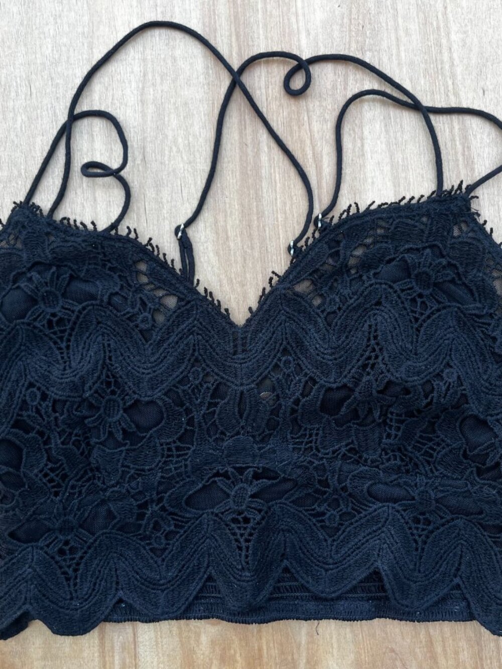 FREE PEOPLE ONE ILEKTRA BRALETTE CAMI Women’s sz XS Black Crochet Lace Cropped